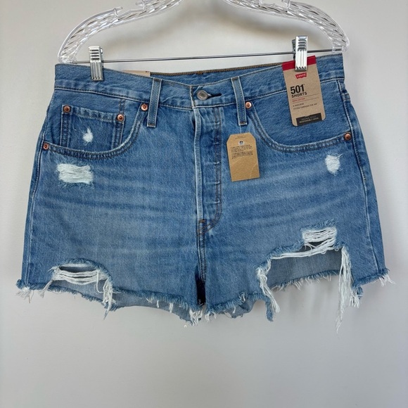 Levi's 501 Distressed Denim Shorts Size 31 NWT - Picture 1 of 8